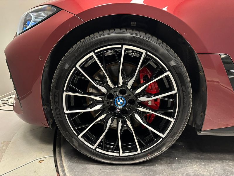 BMW i4 bild 9
