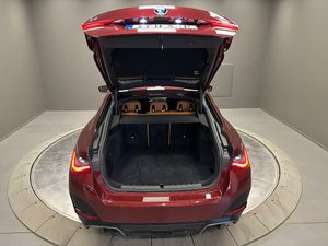 BMW i4 bild 14