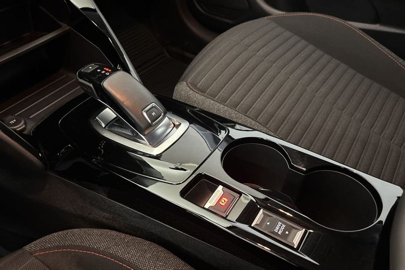 Peugeot 208 bild 9