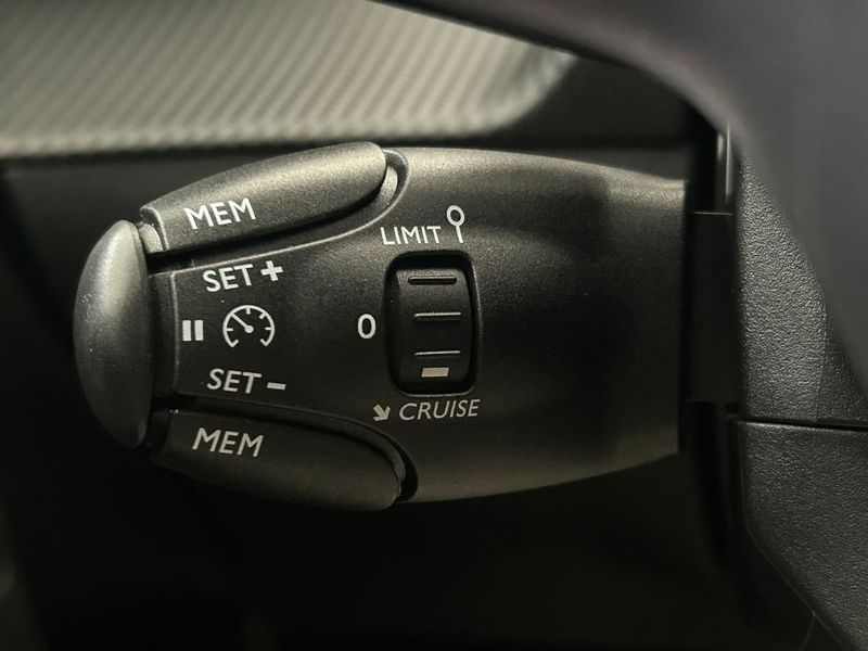 Peugeot 208 bild 11