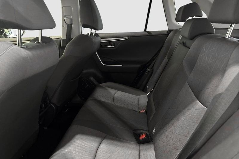 Toyota RAV4 bild 10
