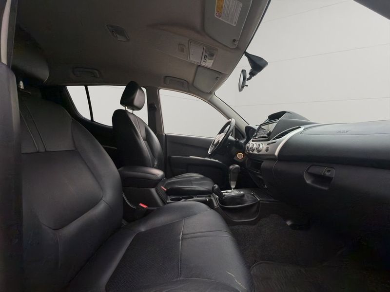 Mitsubishi L200 bild 25