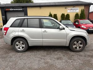 Suzuki Grand Vitara bild 2