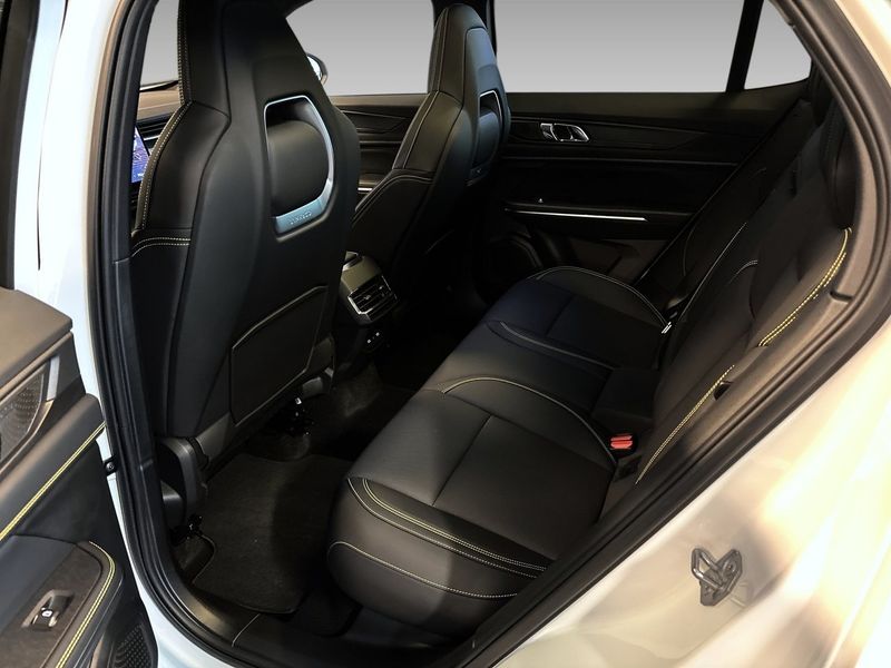 Lynk & Co 01 bild 15
