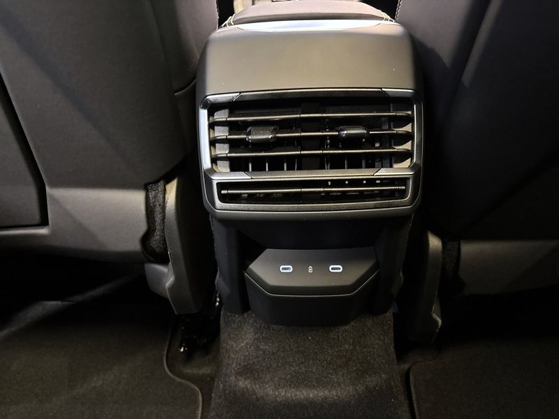 Lynk & Co 01 bild 16