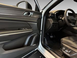 Lynk & Co 01 bild 10