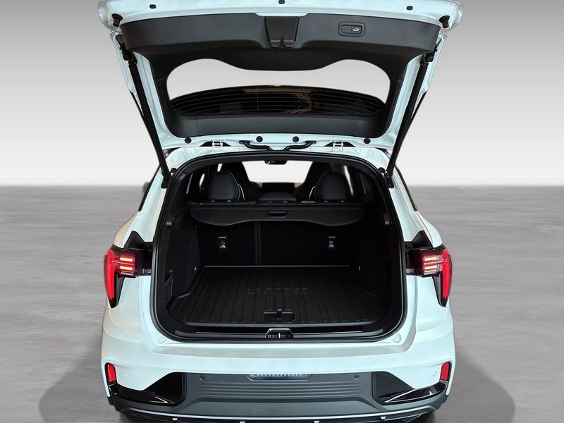 Lynk & Co 01 bild 18