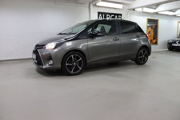 Toyota Yaris HYBRIDE E-CVT ACTIVE, STYLE BI-TONE V-HJUL - 2016