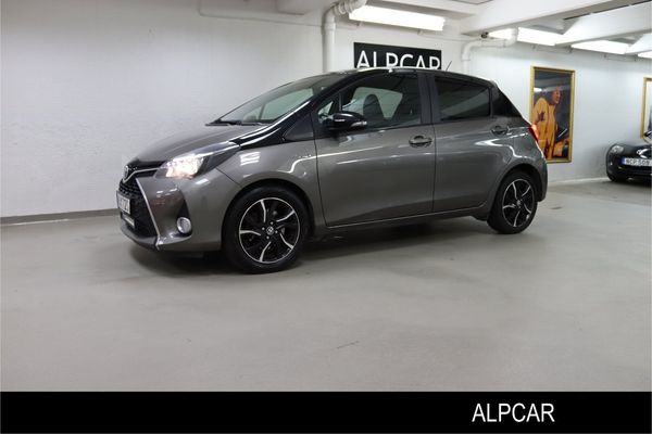 Toyota Yaris HYBRIDE E-CVT ACTIVE, STYLE BI-TONE V-HJUL - 2016