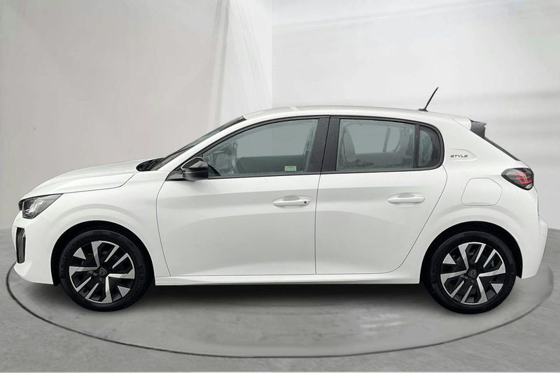 Peugeot 208 bild 2