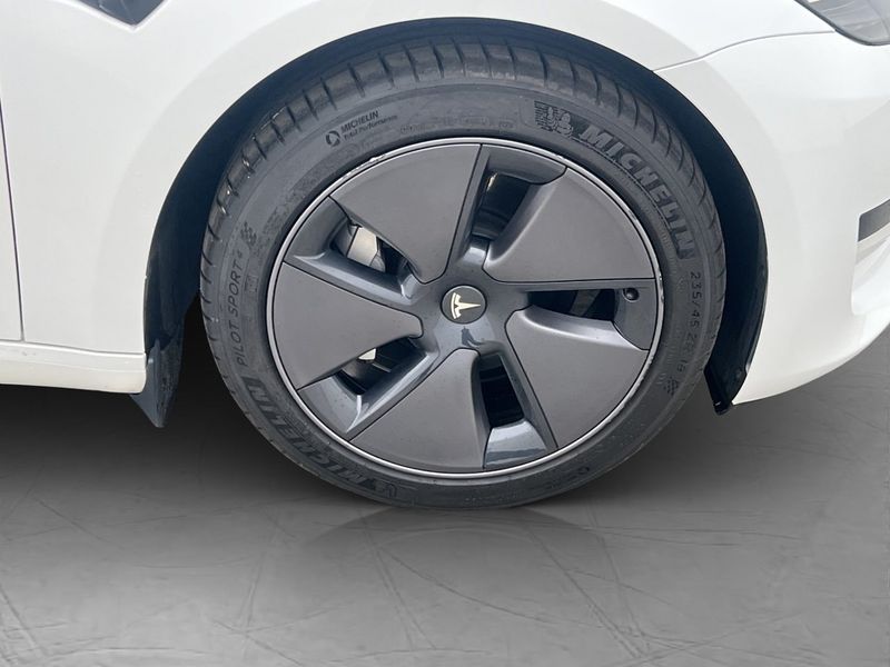 Tesla Model 3 bild 32