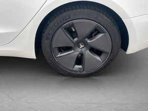Tesla Model 3 bild 30