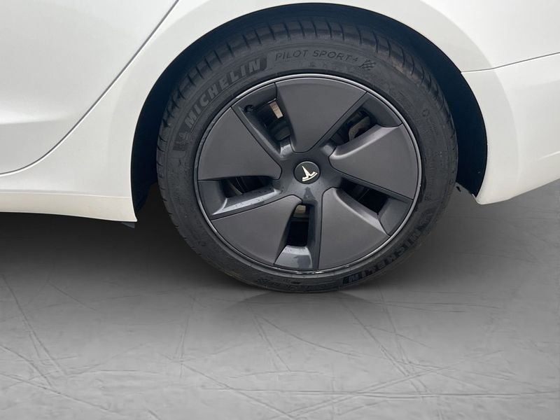 Tesla Model 3 bild 30