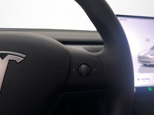 Tesla Model 3 bild 15