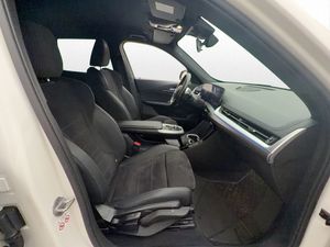 BMW iX1 bild 25