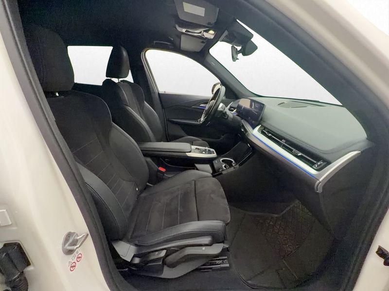 BMW iX1 bild 25