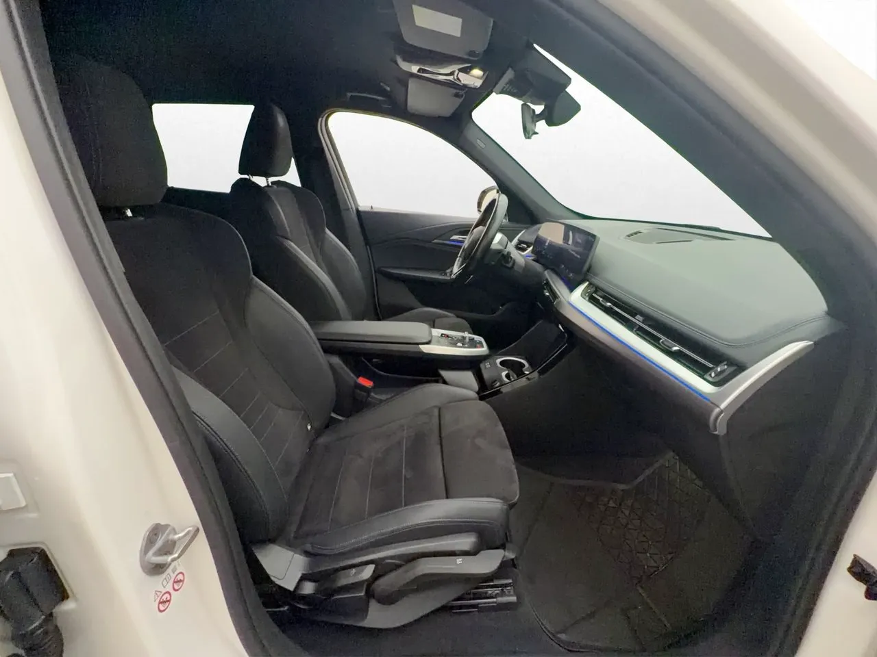 BMW iX1 bild 25