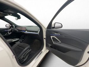 BMW iX1 bild 26
