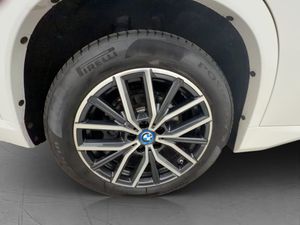 BMW iX1 bild 35