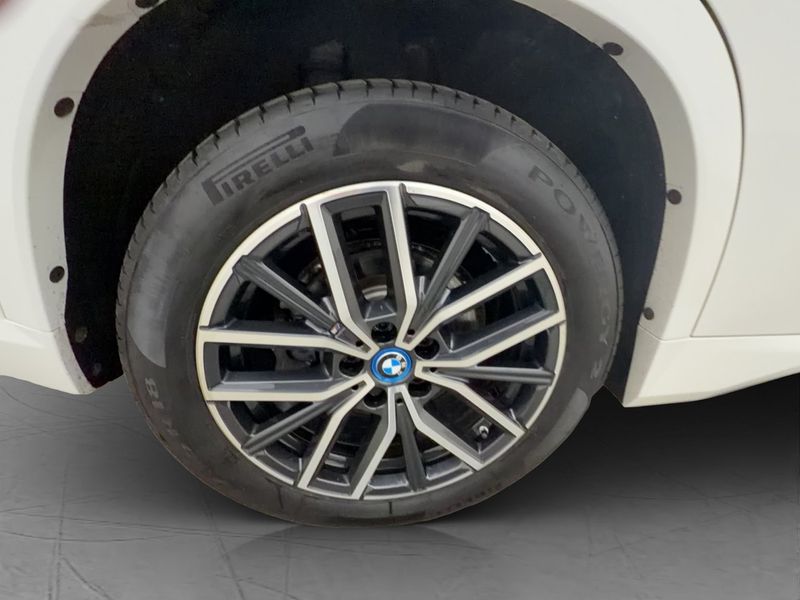 BMW iX1 bild 35