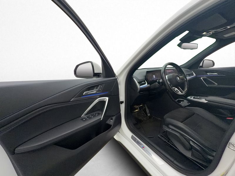 BMW iX1 bild 11