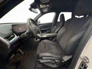 BMW iX1 bild 12