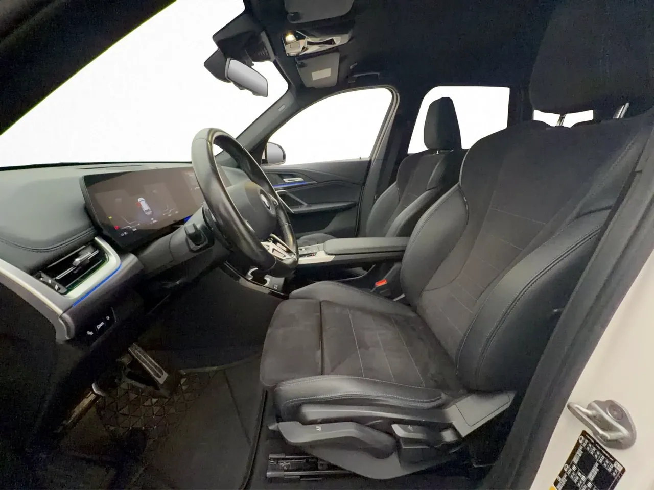 BMW iX1 bild 12