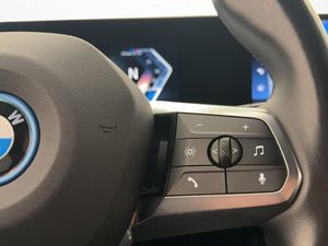 BMW iX1 bild 17