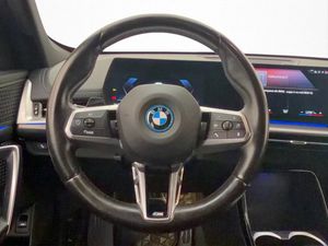 BMW iX1 bild 14