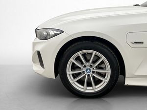 BMW 330 bild 33