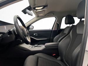 BMW 330 bild 11