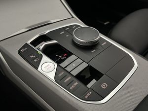BMW 330 bild 24