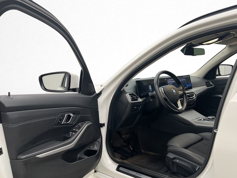 BMW 330 bild 10