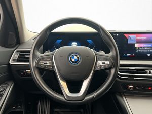 BMW 330 bild 12