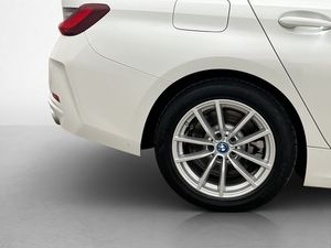 BMW 330 bild 35