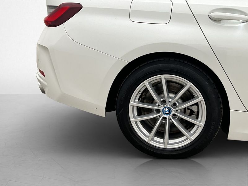 BMW 330 bild 35
