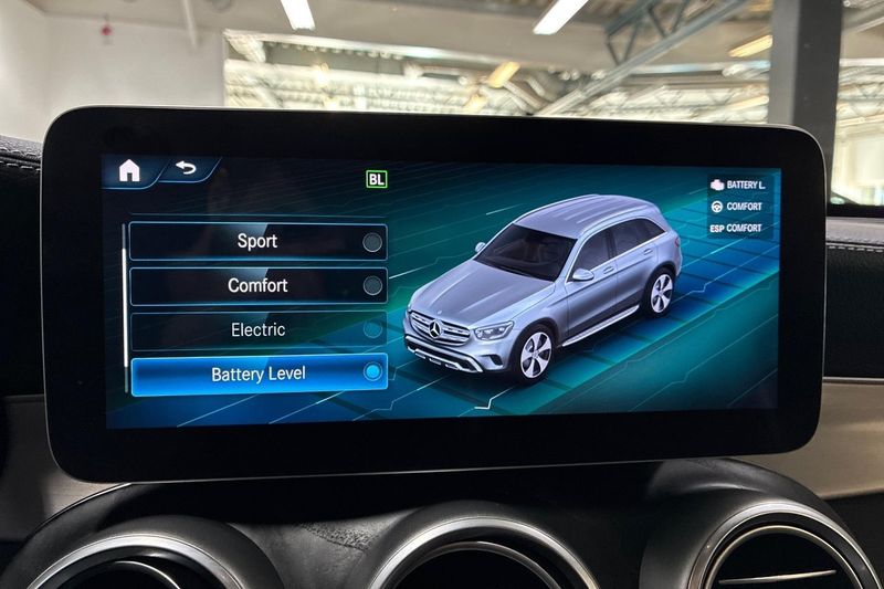 Mercedes GLC300 bild 24