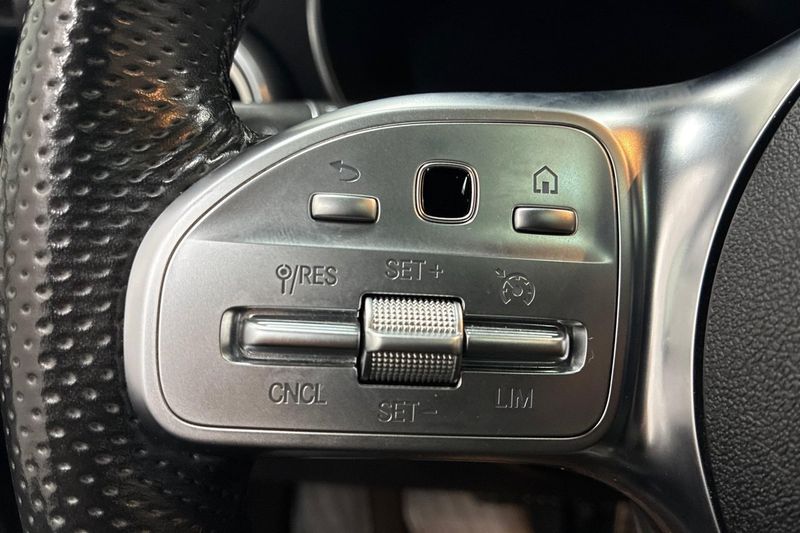 Mercedes GLC300 bild 25