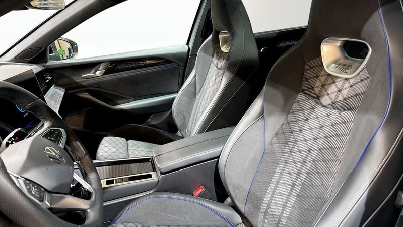 Volkswagen Passat bild 8