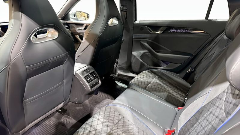 Volkswagen Passat bild 12