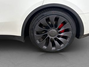 Tesla Model Y bild 11