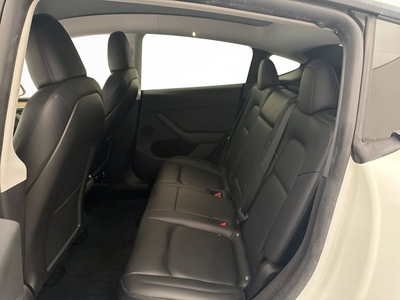 Tesla Model Y bild 19
