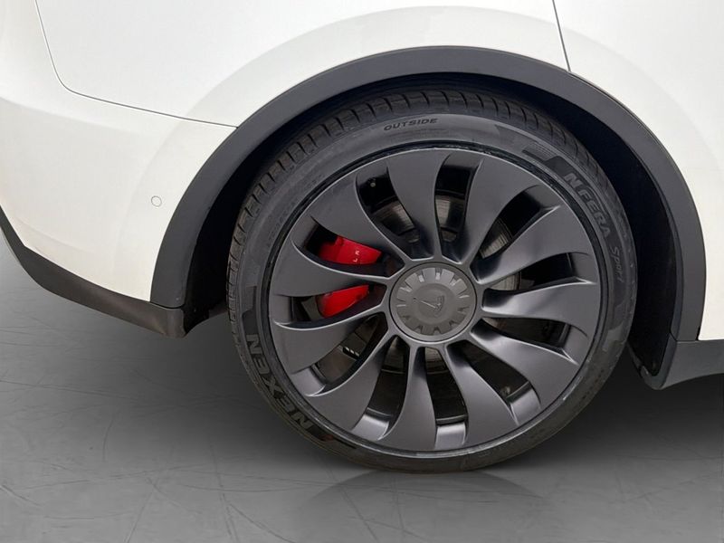 Tesla Model Y bild 12