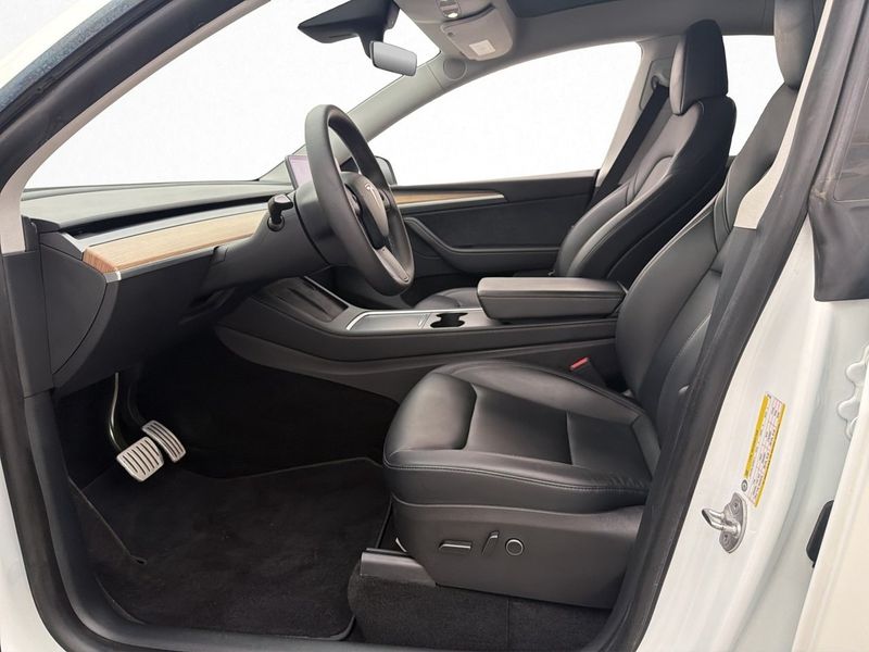 Tesla Model Y bild 23