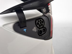 Tesla Model Y bild 18