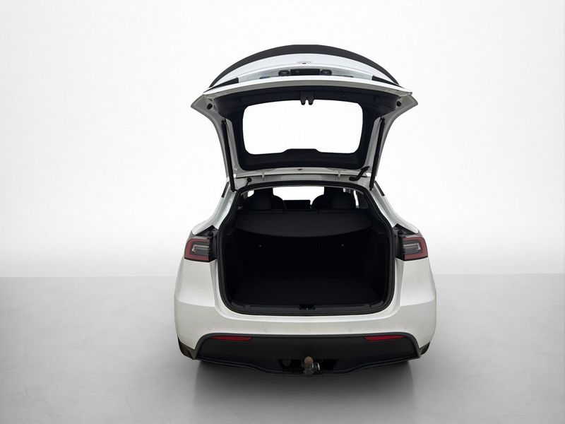 Tesla Model Y bild 17