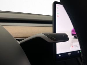 Tesla Model Y bild 27