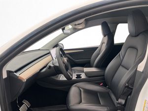 Tesla Model Y bild 23