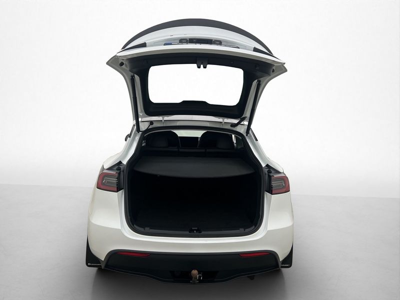 Tesla Model Y bild 17