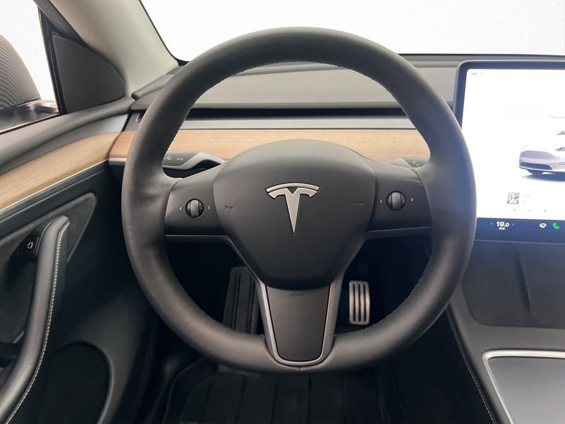 Tesla Model Y bild 21